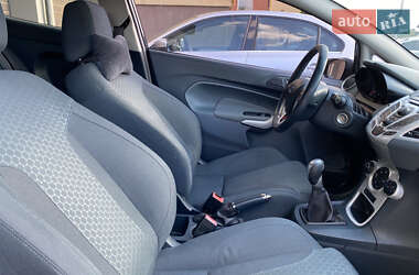 Хэтчбек Ford Fiesta 2010 в 