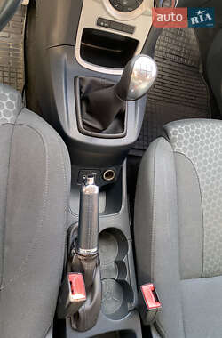 Хэтчбек Ford Fiesta 2010 в 