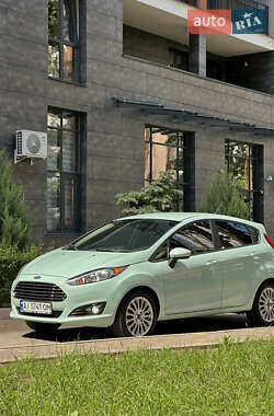 Хэтчбек Ford Fiesta 2018 в 