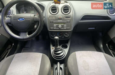 Хетчбек Ford Fiesta 2006 в 