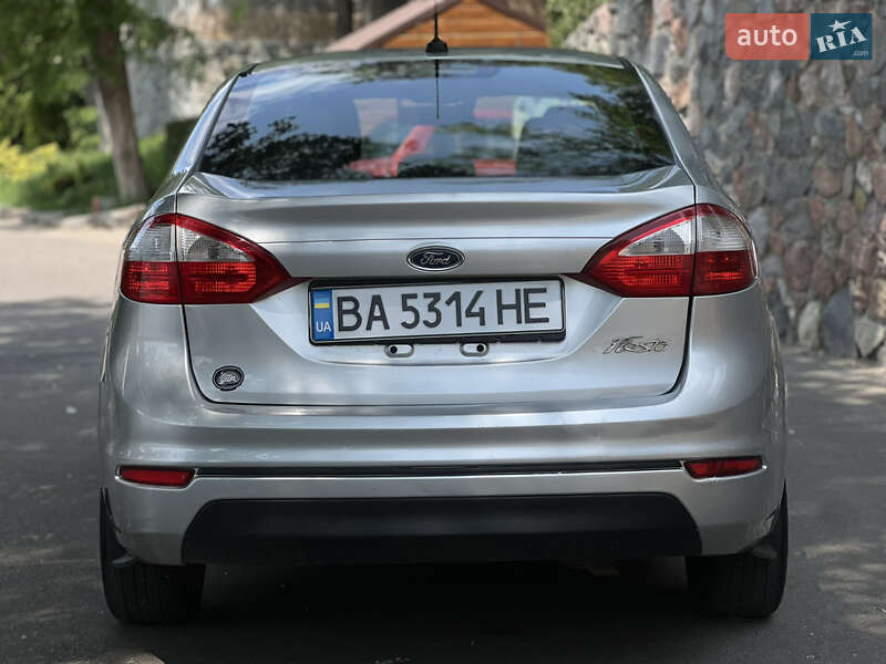 Седан Ford Fiesta 2015 в Кропивницком
