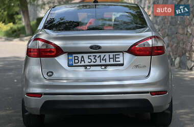 Седан Ford Fiesta 2015 в 