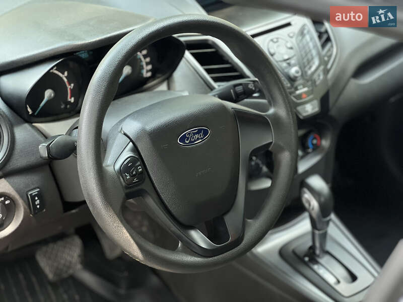 Седан Ford Fiesta 2015 в Кропивницком