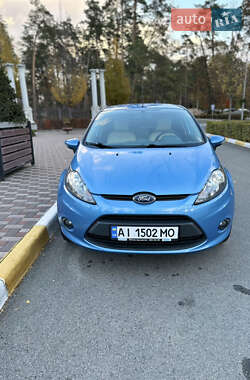 Хэтчбек Ford Fiesta 2011 в 