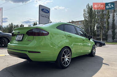 Седан Ford Fiesta 2014 в 