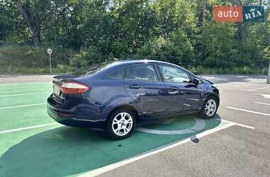 Седан Ford Fiesta 2016 в 