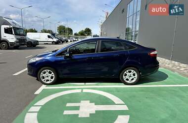 Седан Ford Fiesta 2016 в 
