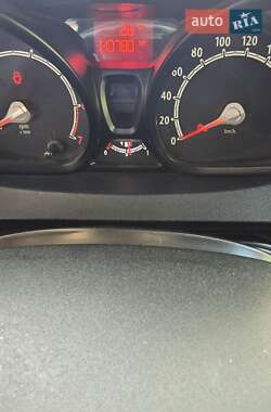 Хетчбек Ford Fiesta 2011 в 