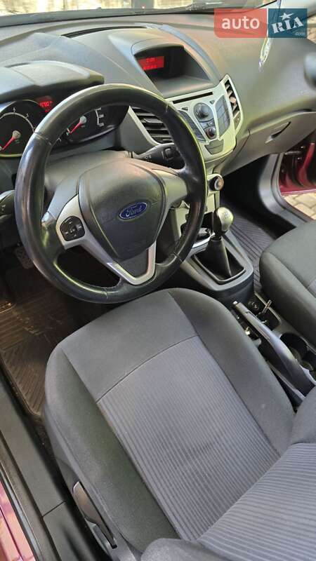 Хетчбек Ford Fiesta 2011 в Дніпрі