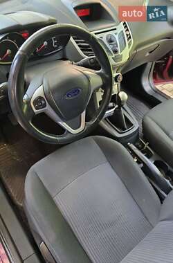 Хетчбек Ford Fiesta 2011 в 
