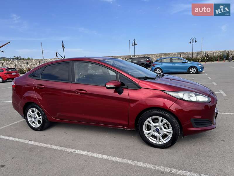 Седан Ford Fiesta 2016 в 