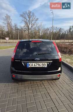 Хэтчбек Ford Fiesta 2008 в 
