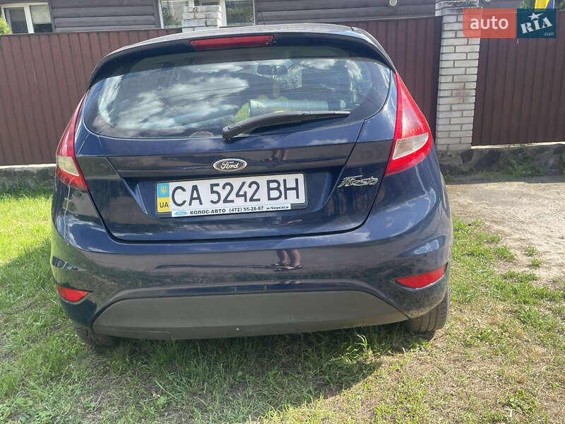 Хэтчбек Ford Fiesta 2012 в Смеле