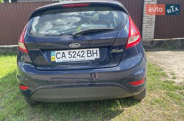 Хэтчбек Ford Fiesta 2012 в 