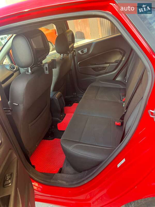 Седан Ford Fiesta 2015 в Хмельницком