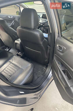 Седан Ford Fiesta 2013 в 
