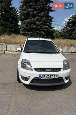 Хэтчбек Ford Fiesta 2007 в 