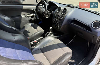 Хэтчбек Ford Fiesta 2007 в 