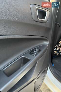 Хэтчбек Ford Fiesta 2012 в 