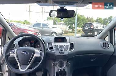 Хэтчбек Ford Fiesta 2011 в 