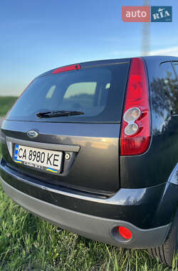 Хэтчбек Ford Fiesta 2008 в 