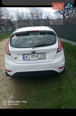 Хэтчбек Ford Fiesta 2013 в 