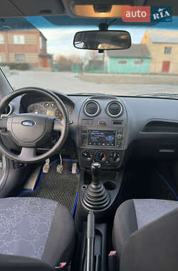 Хэтчбек Ford Fiesta 2008 в 