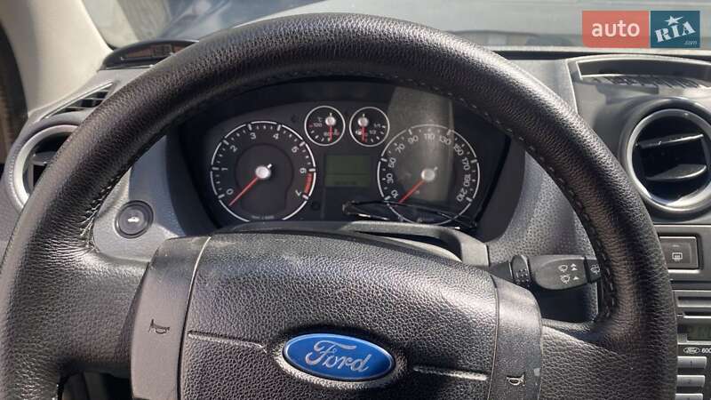 Хэтчбек Ford Fiesta 2007 в Киеве