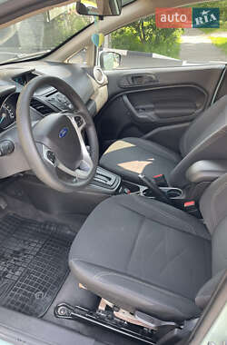 Хэтчбек Ford Fiesta 2017 в 