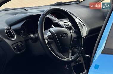 Хэтчбек Ford Fiesta 2011 в 