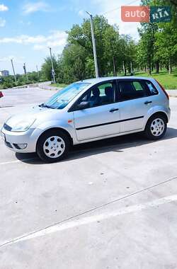Хетчбек Ford Fiesta 2004 в Дніпрі