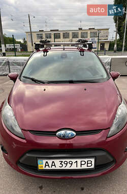 Хэтчбек Ford Fiesta 2011 в 