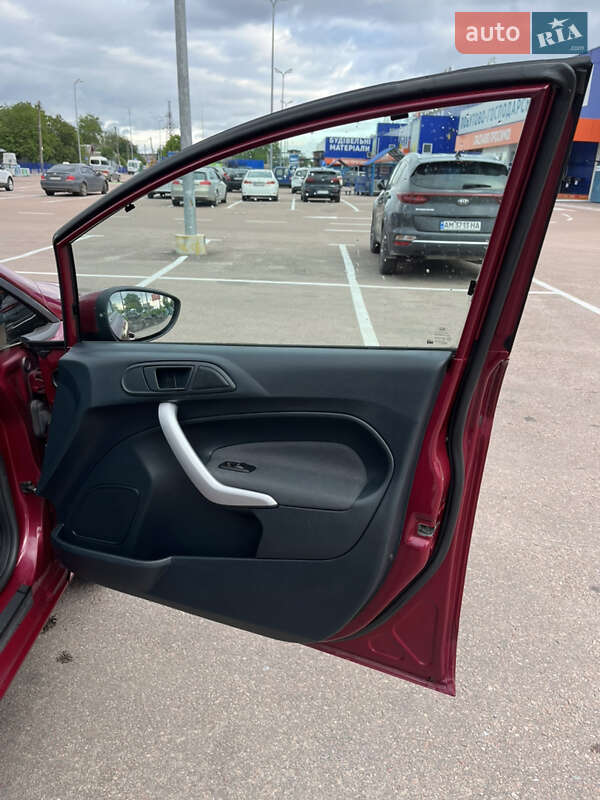 Хэтчбек Ford Fiesta 2011 в Житомире