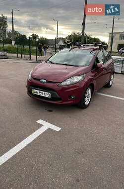 Хэтчбек Ford Fiesta 2011 в 