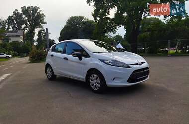 Хэтчбек Ford Fiesta 2012 в 