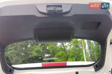 Хэтчбек Ford Fiesta 2012 в 