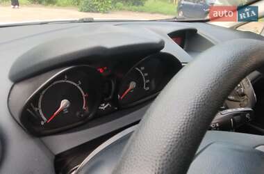 Хэтчбек Ford Fiesta 2012 в 