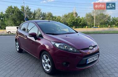 Хетчбек Ford Fiesta 2010 в 