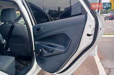Хэтчбек Ford Fiesta 2012 в 