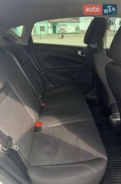 Хэтчбек Ford Fiesta 2013 в 