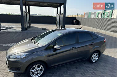 Седан Ford Fiesta 2016 в 