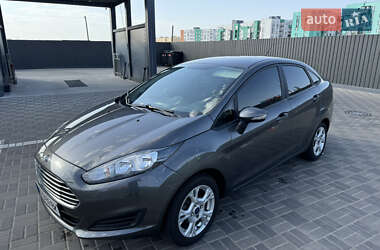 Седан Ford Fiesta 2016 в Киеве
