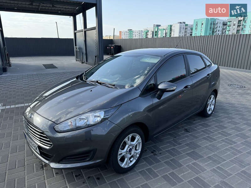Седан Ford Fiesta 2016 в 