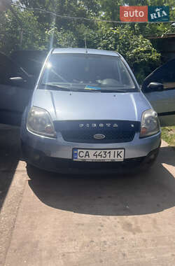 Хэтчбек Ford Fiesta 2006 в Каменке