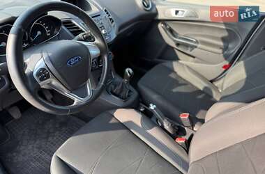 Хэтчбек Ford Fiesta 2016 в 