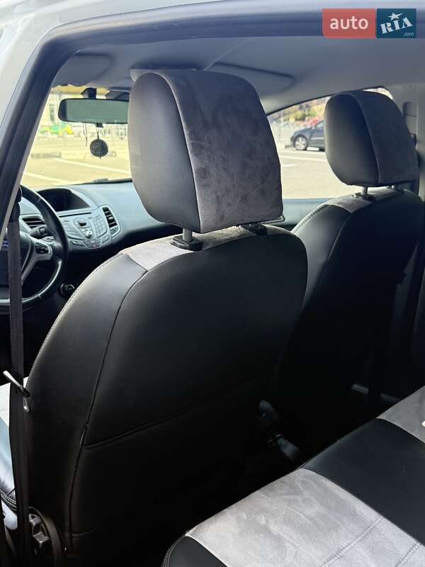 Хэтчбек Ford Fiesta 2013 в Харькове