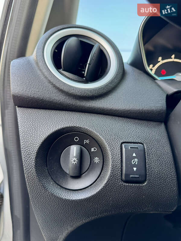 Хэтчбек Ford Fiesta 2018 в Киеве фото 20 Хэтчбек Ford Fiesta 2018 в Киеве