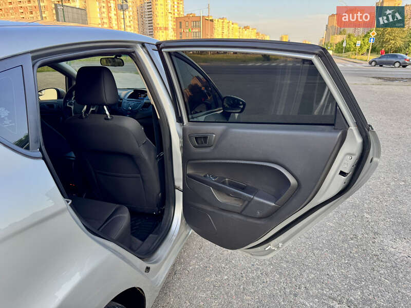 Хэтчбек Ford Fiesta 2018 в Киеве фото 24 Хэтчбек Ford Fiesta 2018 в Киеве