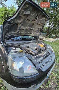 Хэтчбек Ford Fiesta 2007 в 