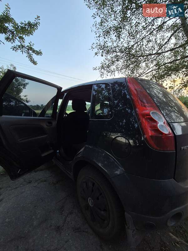 Хэтчбек Ford Fiesta 2007 в Полтаве